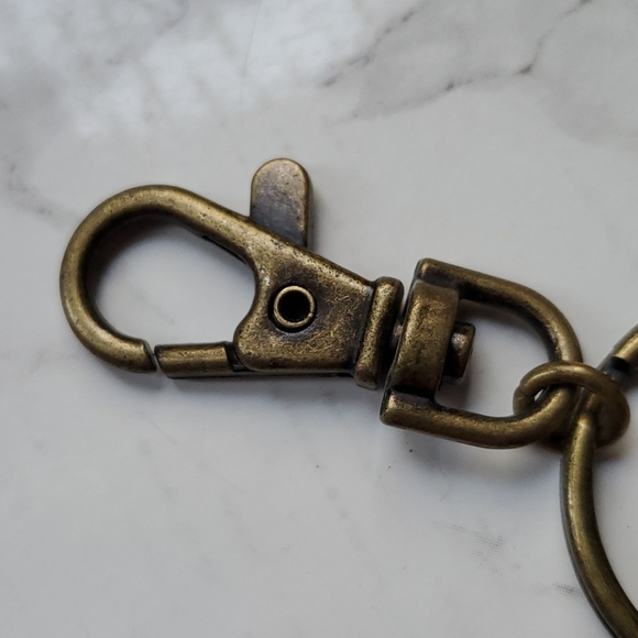 Harry potter hogwarts coat of arms crest Keychain - Picture 12 of 16